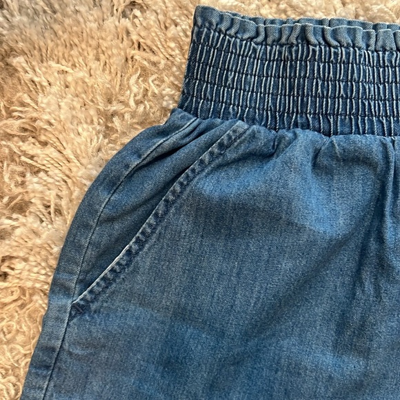 Universal Thread Chambray Shorts - Picture 4 of 6
